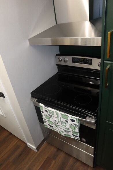 Building Photo - 438 N Center St