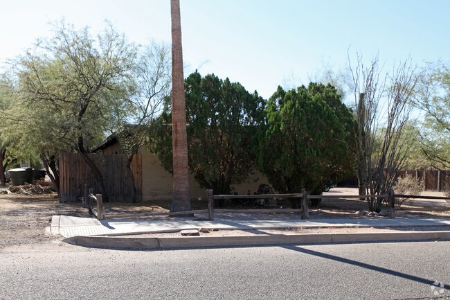 Building Photo - 610-616 E Drachman