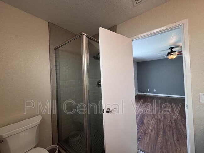 Building Photo - 2104 Graywood Ct