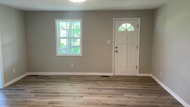 Building Photo - 323 Co Rd 166