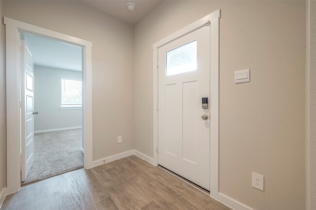 Building Photo - 2920 Gunnersbury Dr