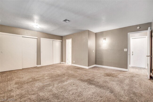 Building Photo - 4367 S Mojave Rd