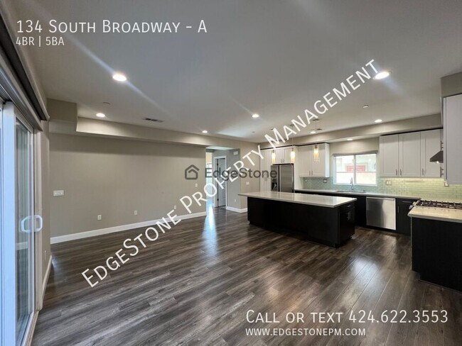 Building Photo - 134 S Broadway