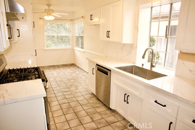 Building Photo - 422 Avenue E