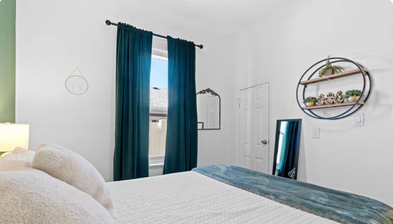 Building Photo - 772 W 300 N