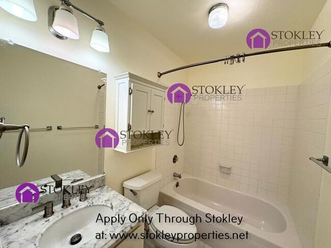 Building Photo - 1924 Pomar Way