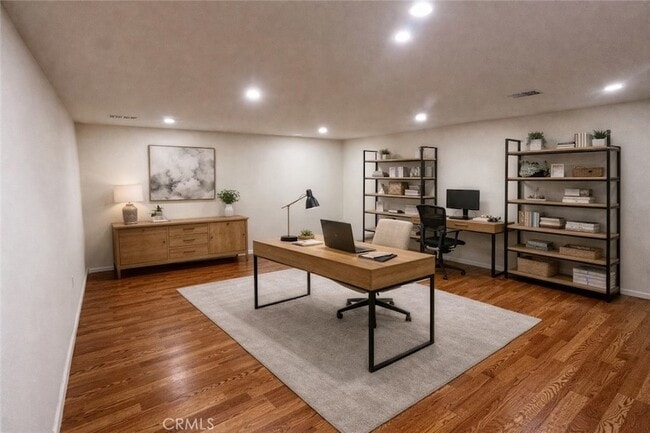 Building Photo - 18562 Stare St