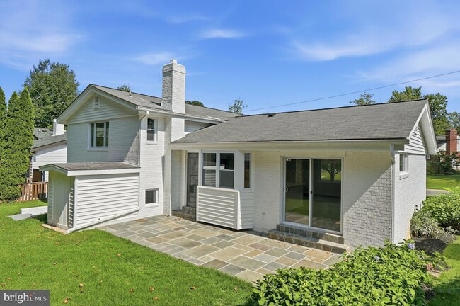 Building Photo - 9831 Singleton Dr