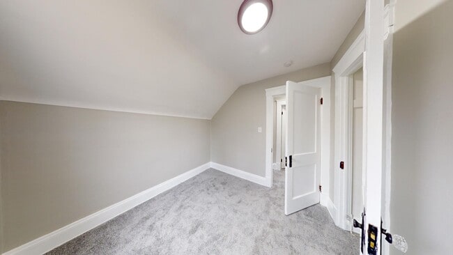 Building Photo - Old Brooklyn Area - 3 Bedroom Single Famil...