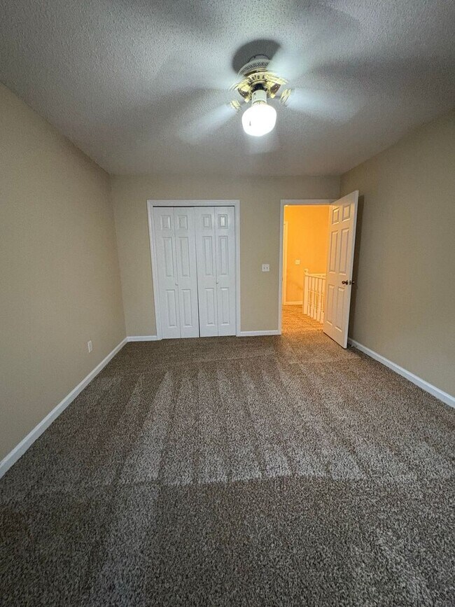 Building Photo - Briarwood West!!!