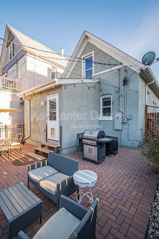 Building Photo - 3033 Welton St