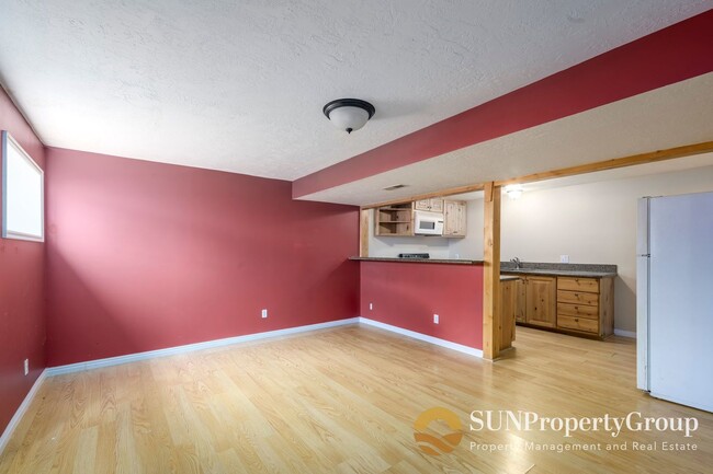 Building Photo - 1316 Kodiak Way