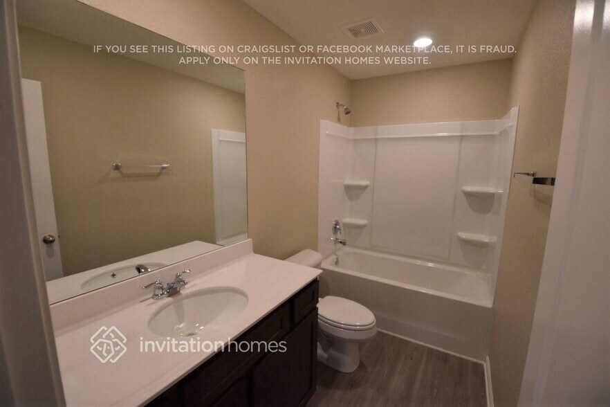 Building Photo - 161 Oliver Dr