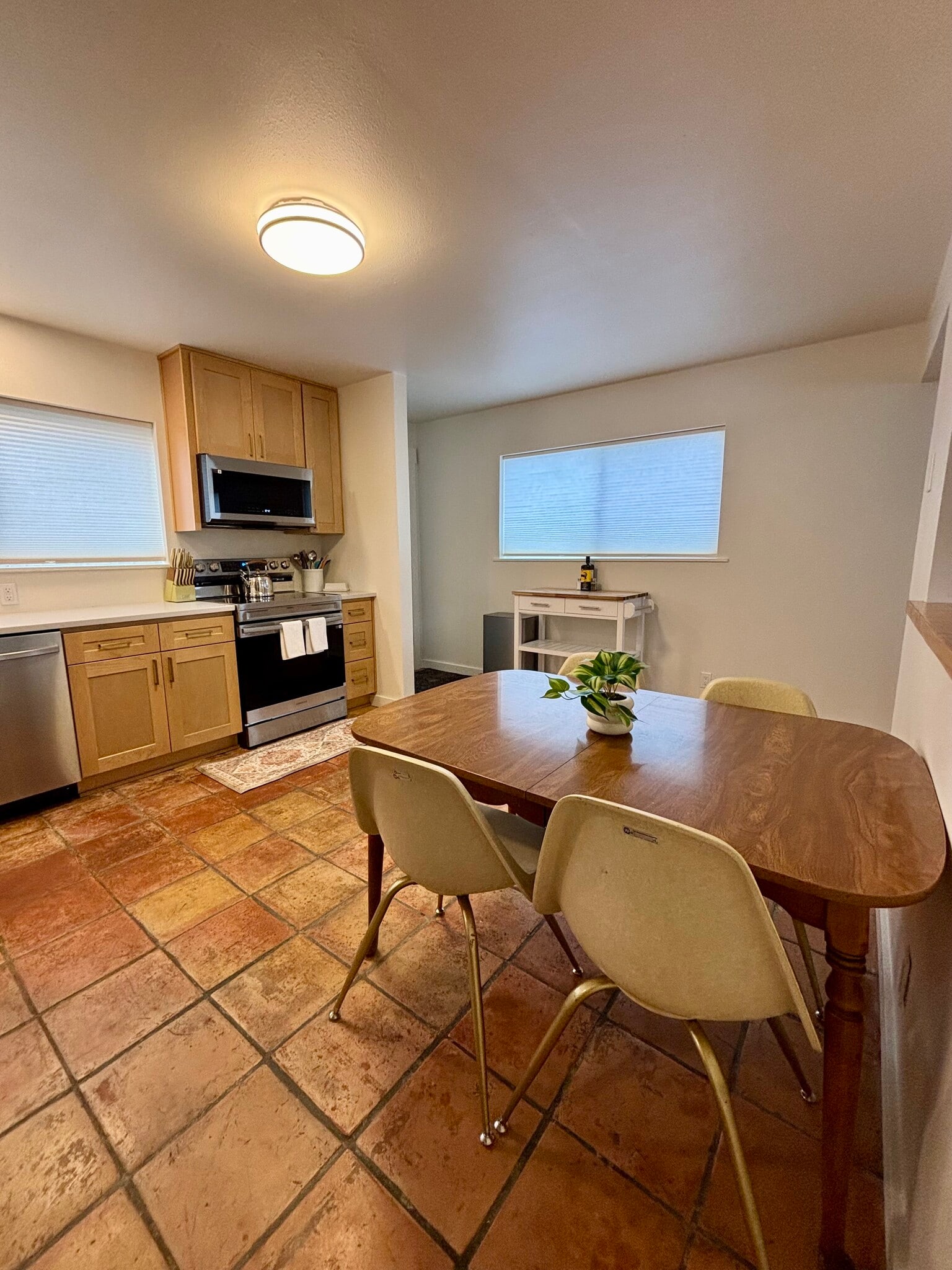 Building Photo - 337 D St