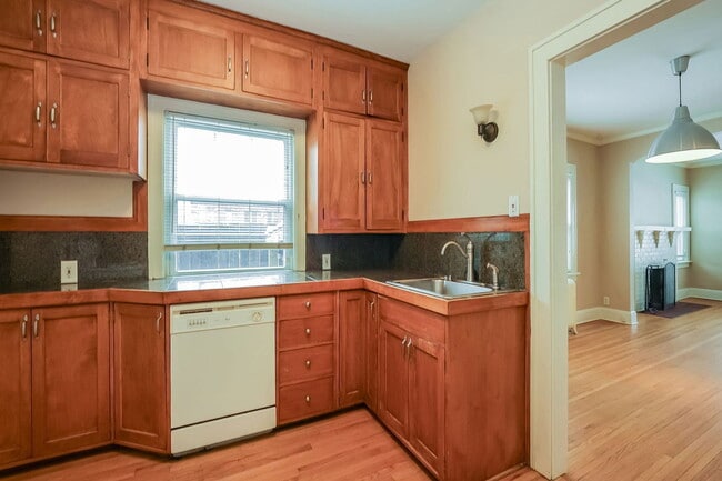 Building Photo - 4949 Penn Ave S