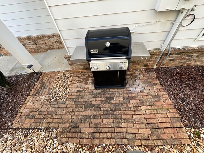 Building Photo - 2308 Echelon Ln