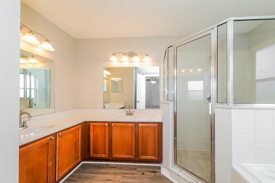 Building Photo - 1026 Cannock Dr
