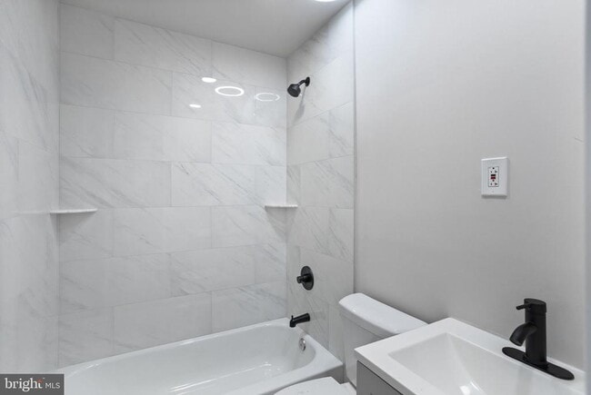 Building Photo - 836 N 42nd St