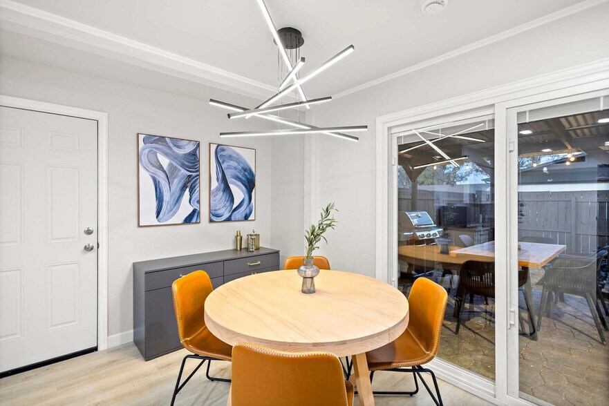 Building Photo - 3410 Country Club Dr