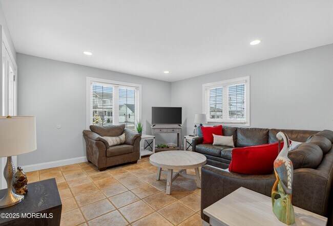 Building Photo - 19 Haddonfield Ave