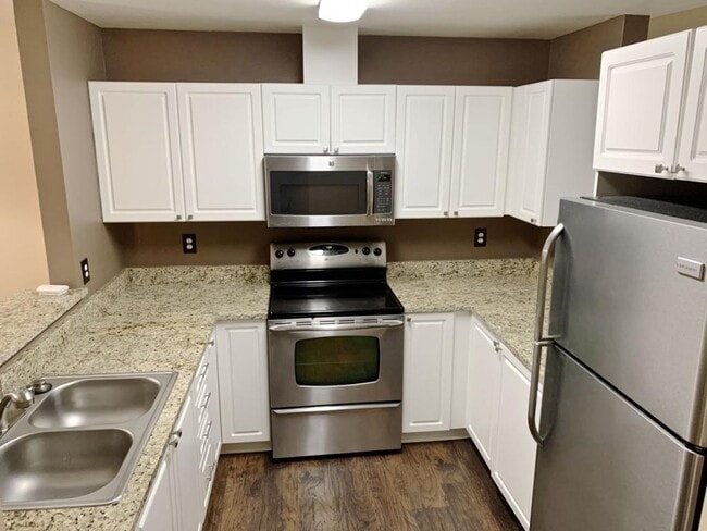 Building Photo - 18501 SE Newport Way