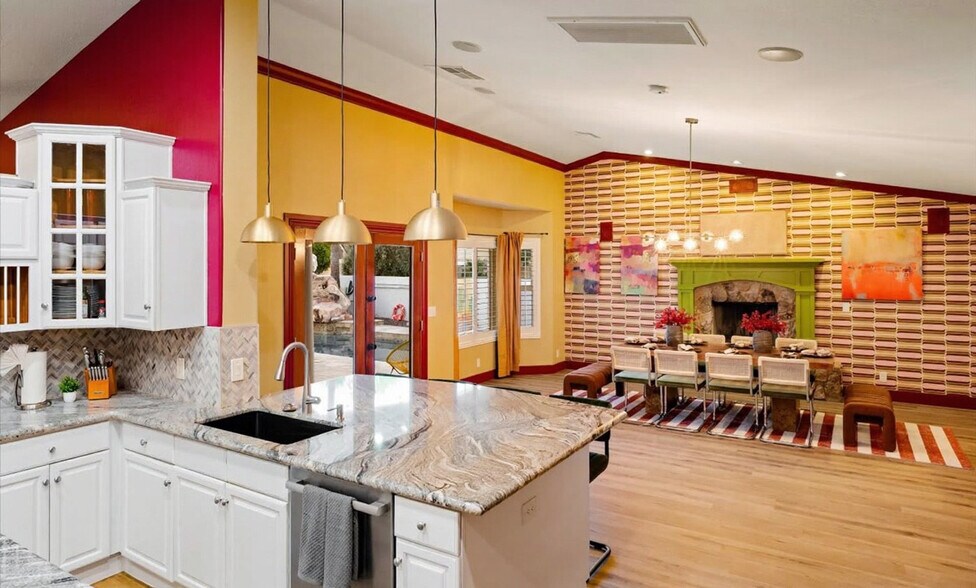 Building Photo - 2431 E Laurel St