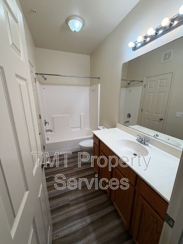 Building Photo - 8120 Crystal Walk Cir