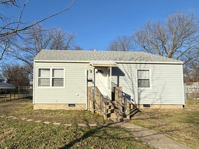 Building Photo - 709 11th Ave NW