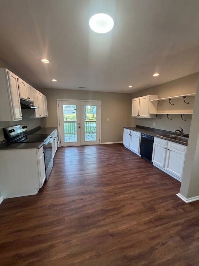 Building Photo - 6409 Deming Ln