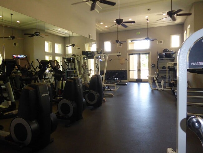 Building Photo - Conveniently located 3 BR, 3 Bath townhome in Coronado Ranch, close to everything.