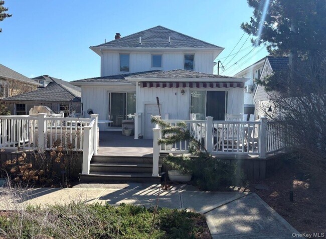 Building Photo - 11 Delaware Ave