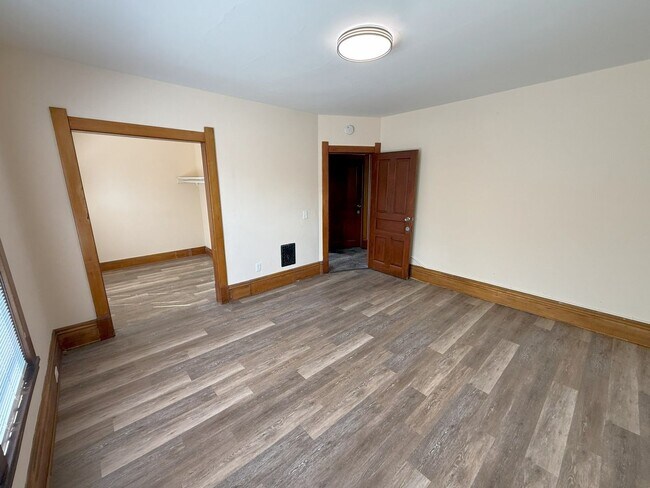 Building Photo - 116 Lathrop St