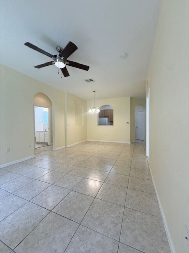 Building Photo - Horizons at Lee Vista