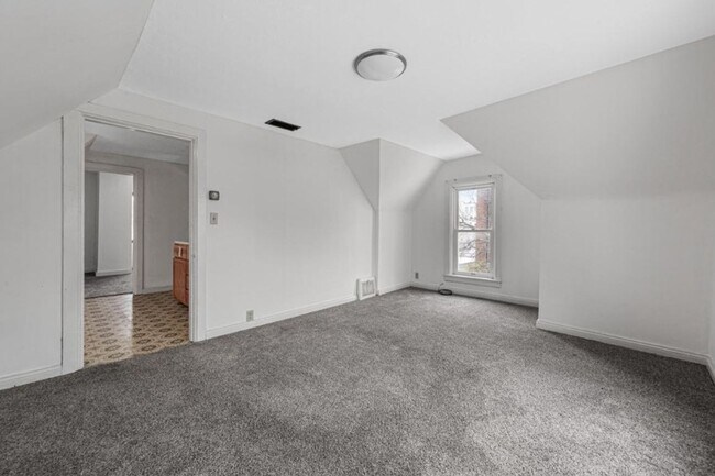 Building Photo - 1 bedroom 1 bath apartment