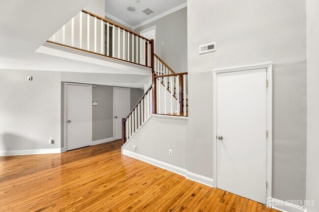 Building Photo - 88 Wilshire Ct