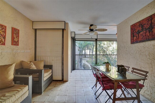 Building Photo - 2814 N 46th Ave