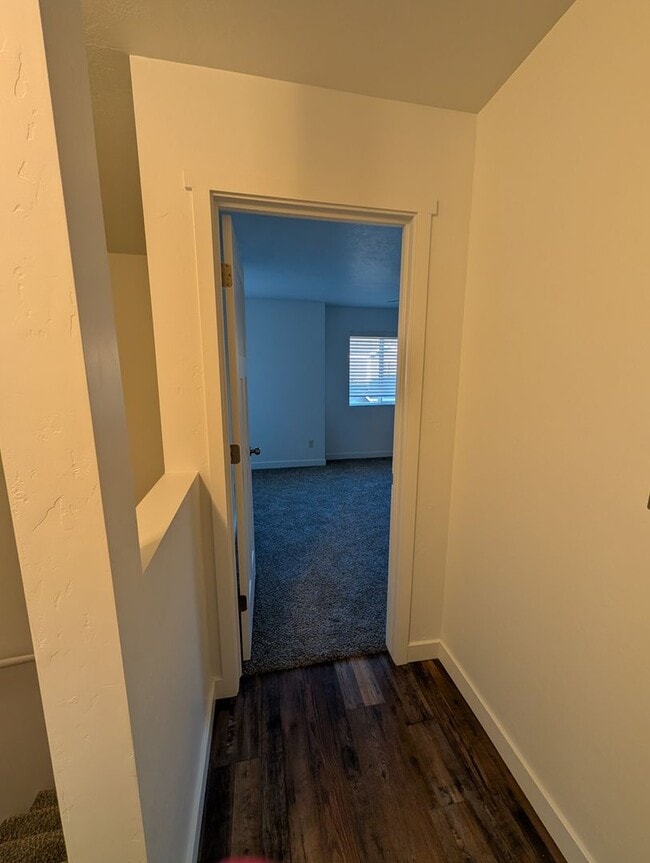 Building Photo - January Rent Free! 3 Bed 2 Bath Townhouse for Rent!