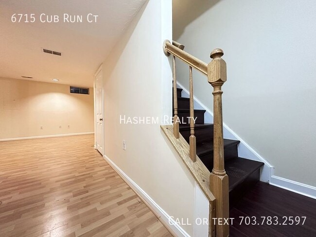 Building Photo - 6715 Cub Run Ct