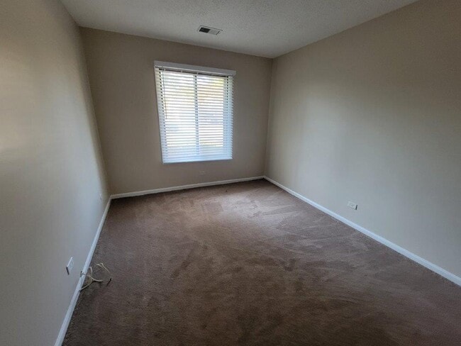 Building Photo - 830 Knottingham Dr