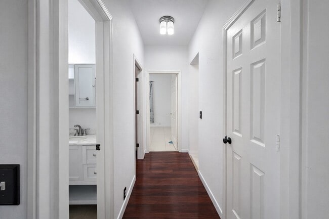 Building Photo - 3111 Birchleaf Dr