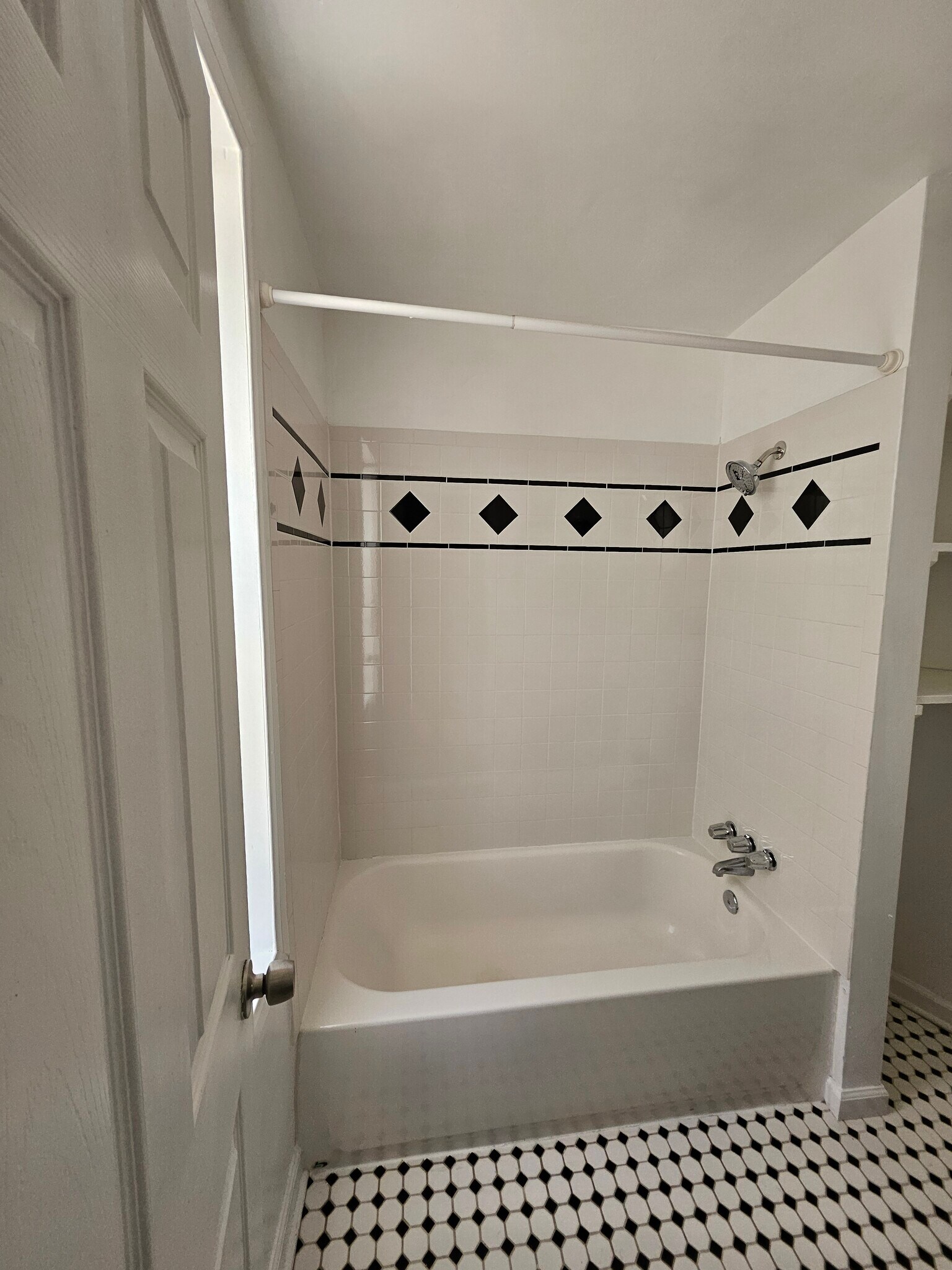 Building Photo - 926 Belmont Ave