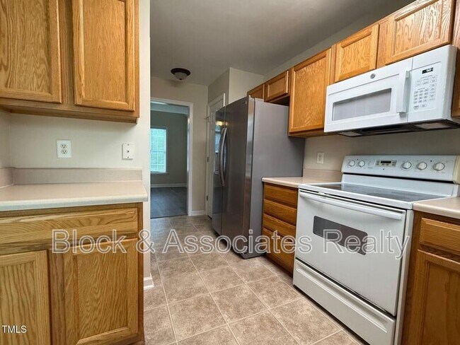 Building Photo - 404 Springside Dr