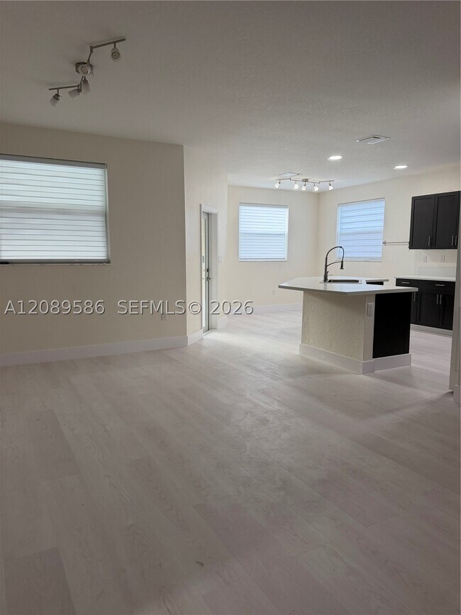Building Photo - 23602 SW 115 Ct