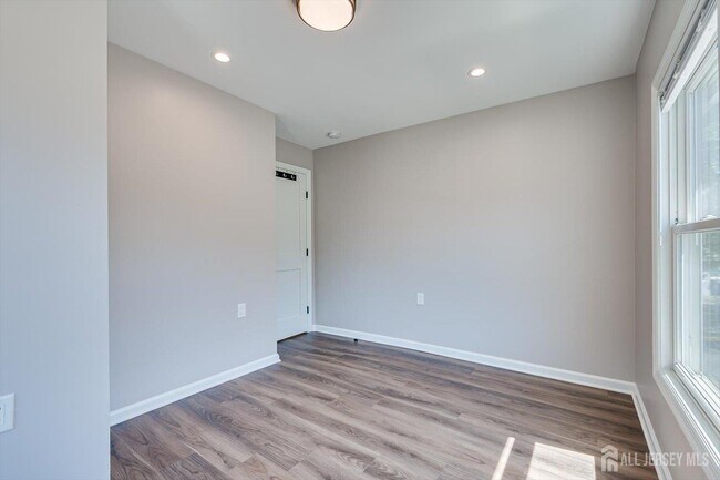 Building Photo - 4 Wilcox Ave