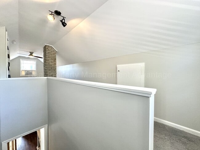 Building Photo - Spacious 4-Bedroom, 2-Bath Home in Clawson – Minutes from Downtown!