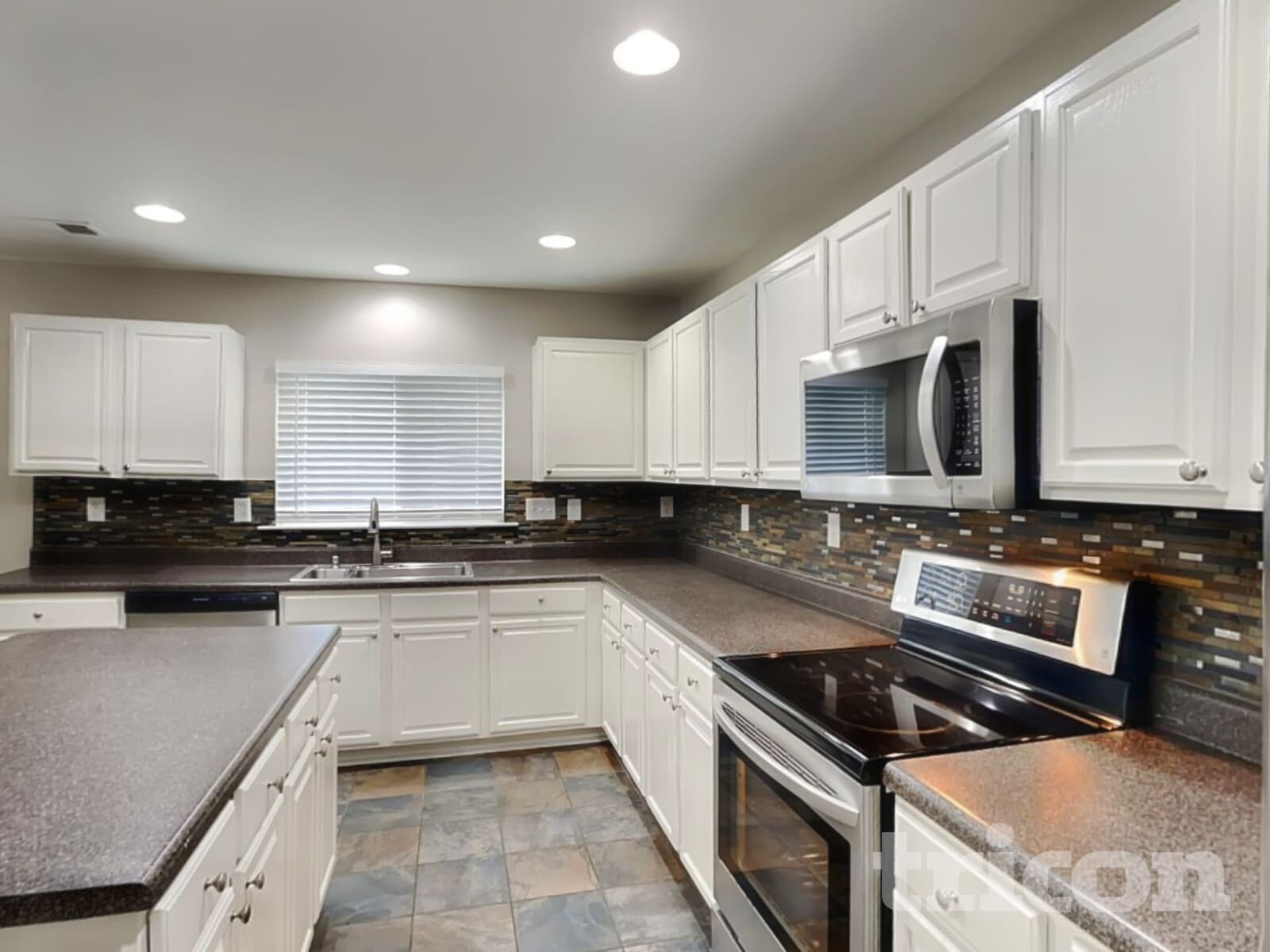 Building Photo - 310 Waterlemon Way