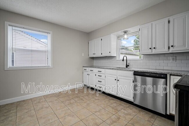 Building Photo - 7 St George Ct