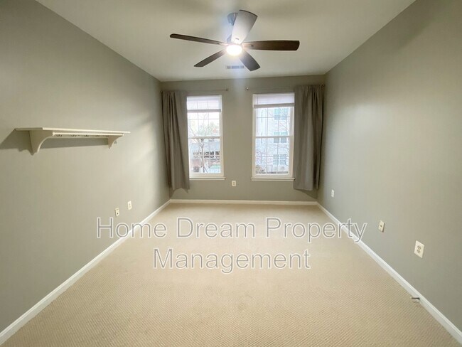 Building Photo - 2465 Army Navy Dr