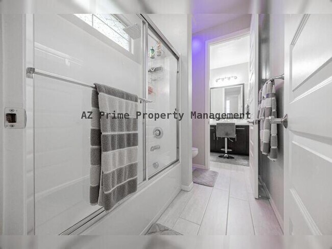 Building Photo - 11777 S 51st Dr