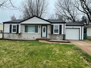 Building Photo - 815 Bella Ln